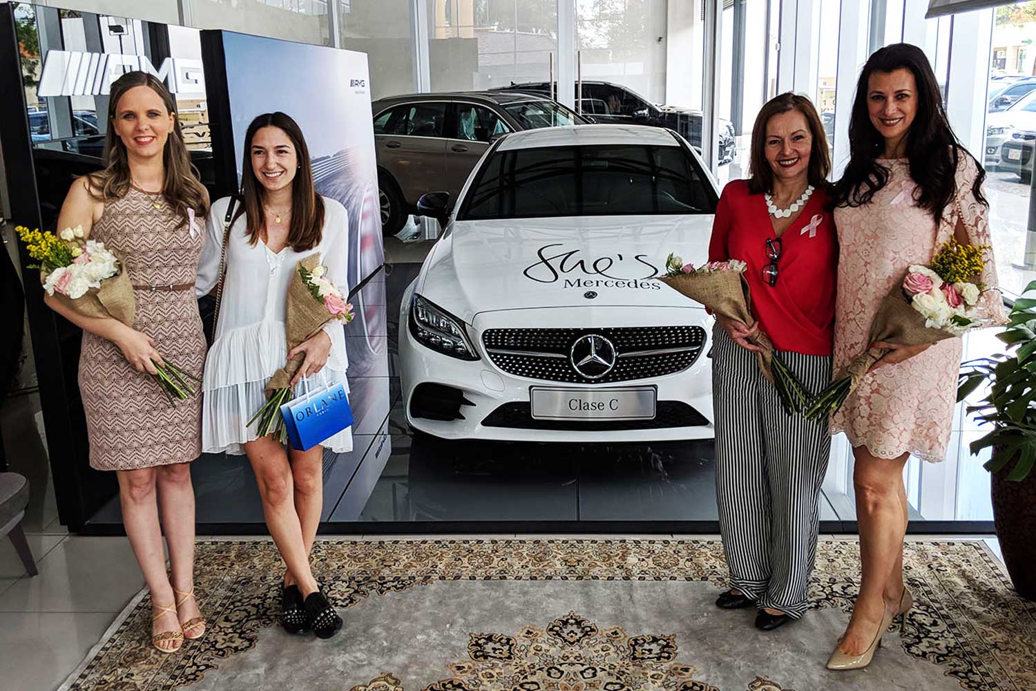 las 4 embajadoras de Shes Mercedes en el evento de lanzamiento en Paraguay
