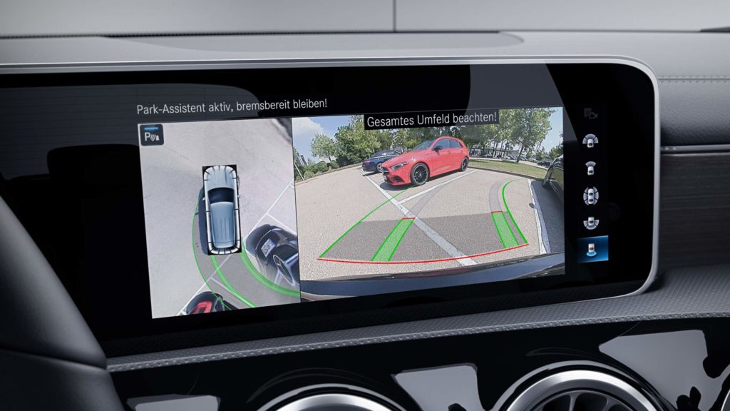 Sistema de estacionamiento inteligente dentro de la Clase A compacta de Mercedes-Benz