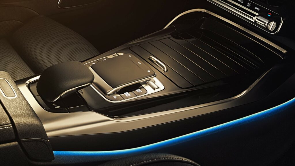 Centro de control tactil y de gran confort en la Clase A Sedan AMG de Mercedes-Benz