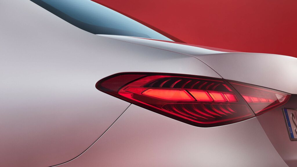 Diseño de las luces traseras de la nueva Clase C Sedan de Mercedes-Benz