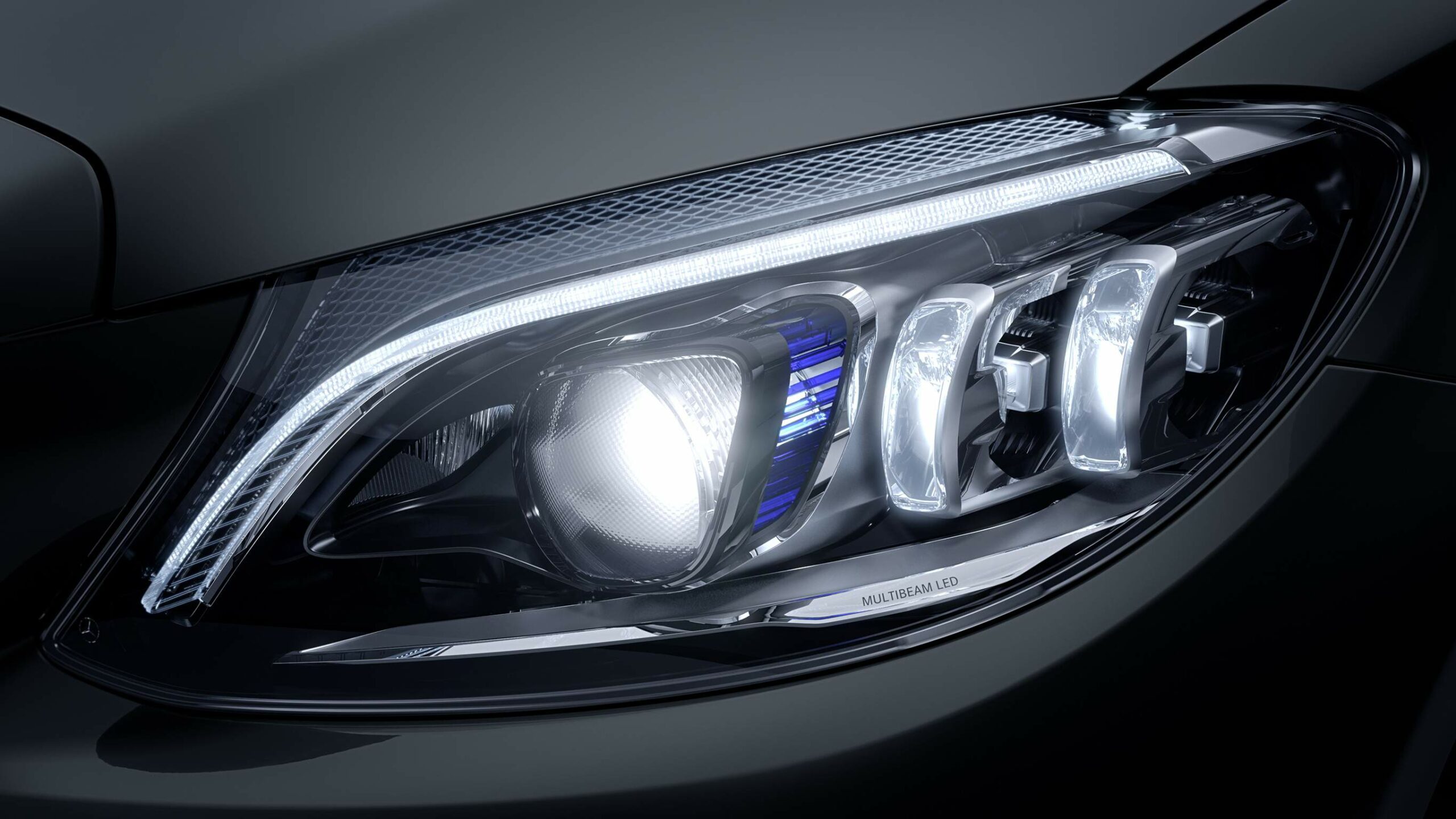 Mutibeam-LED, luces frontales de la Clase C Cabriolet de Mercedes-Benz