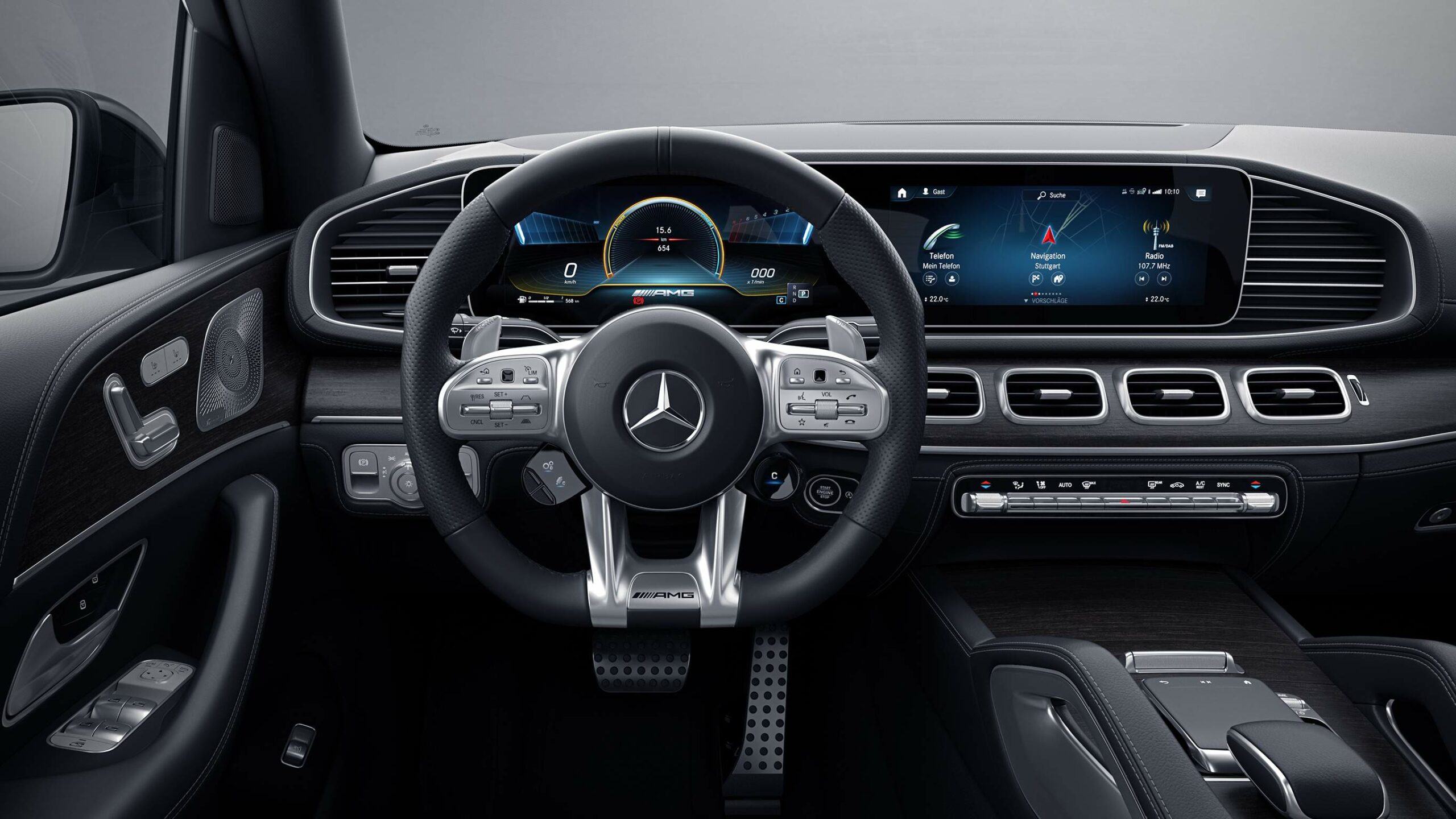 Volante e interior deportivo de la GLE Coupe AMG de Mercedes-Benz