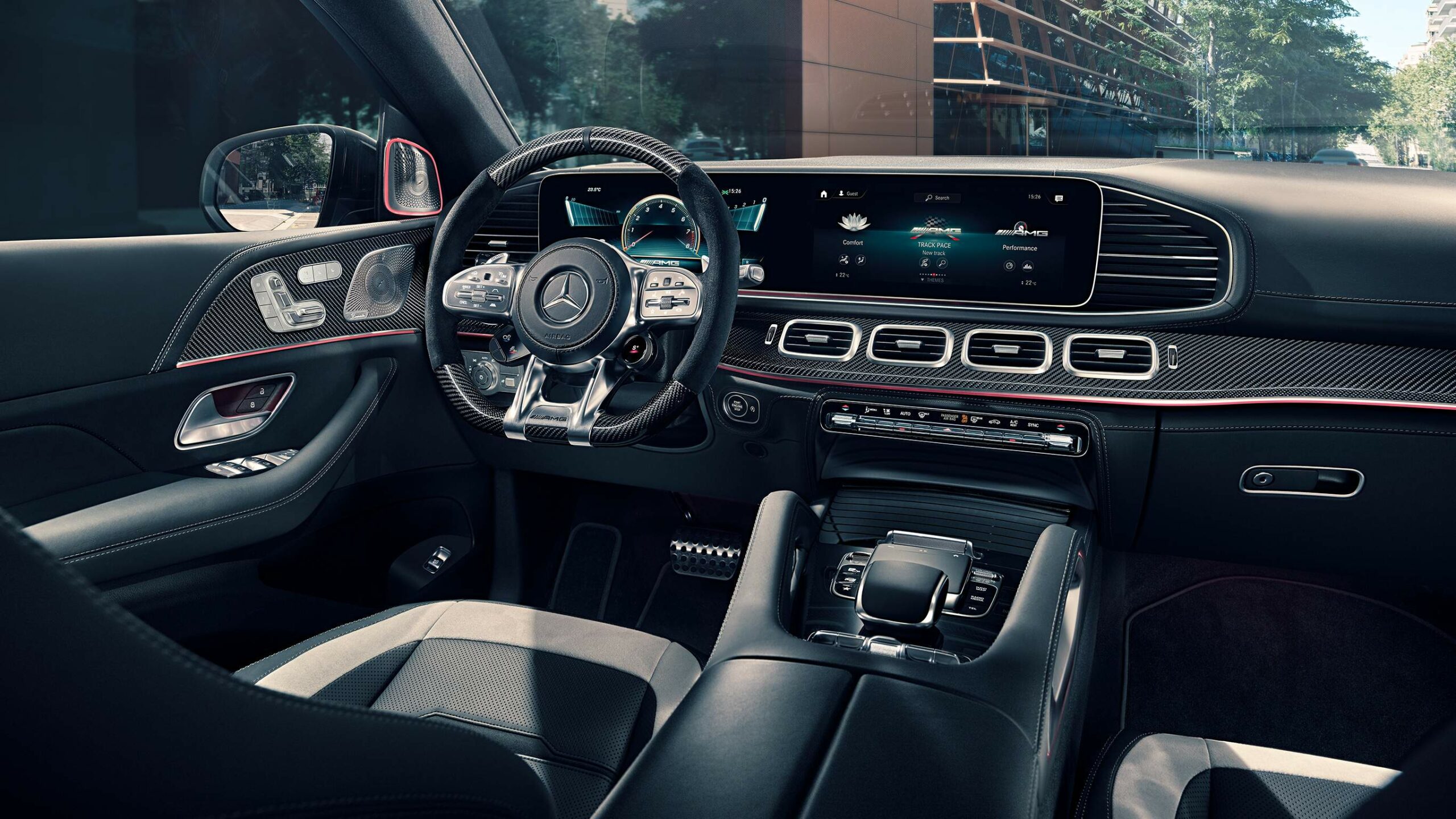 Diseño interior digital de la GLE Coupe AMG de Mercedes-Benz, altamente deportivo