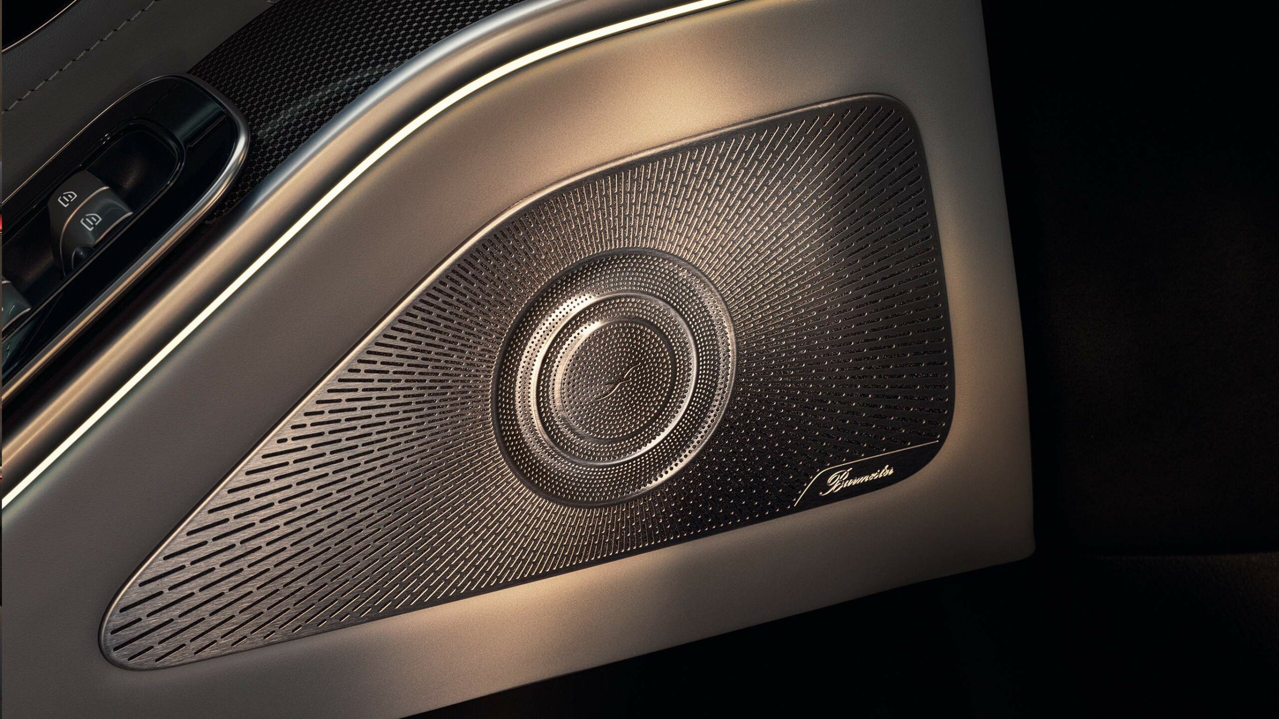 Espectaculares sistemas de sonido dentro de la Clase S Sedan de Mercedes-Benz