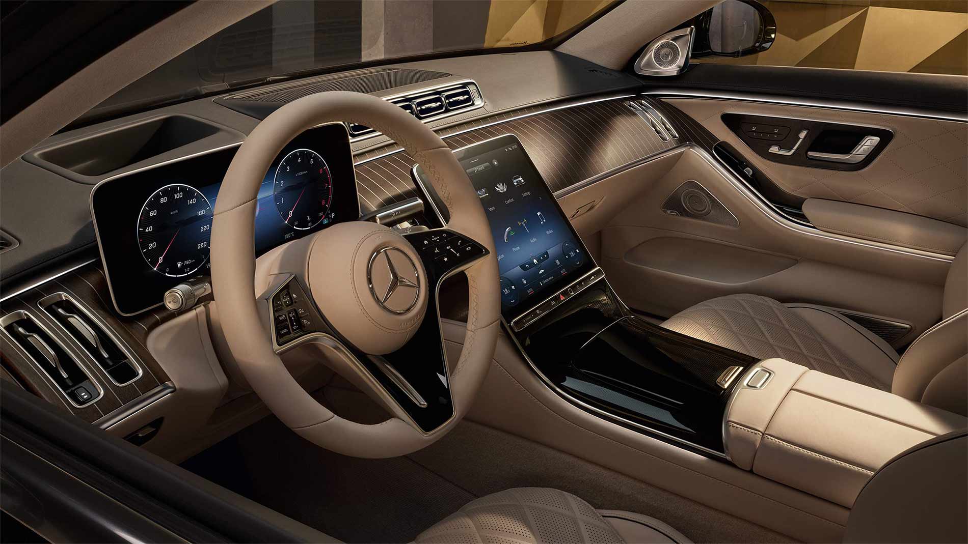 Diseño interior rustico de la Clase S Sedan de Mercedes-Benz