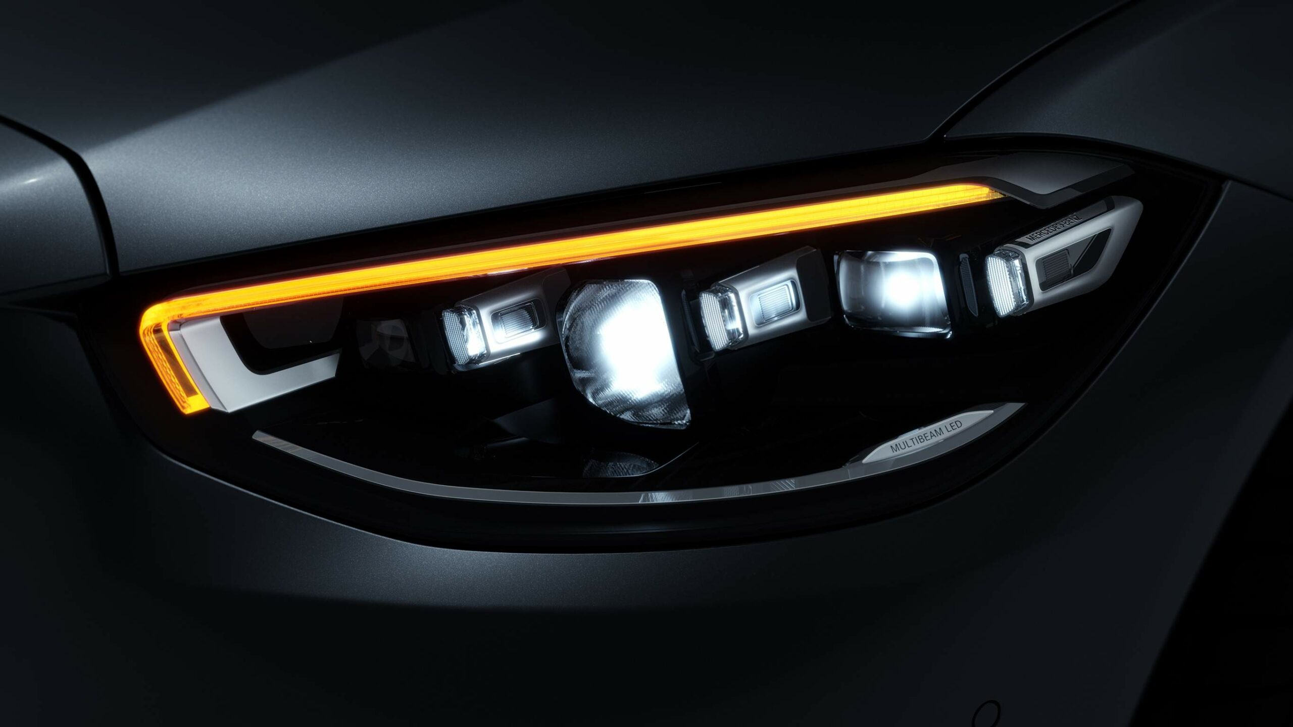 Luces frontales LED de altisima calidad y seguridad en la Clase S Sedan