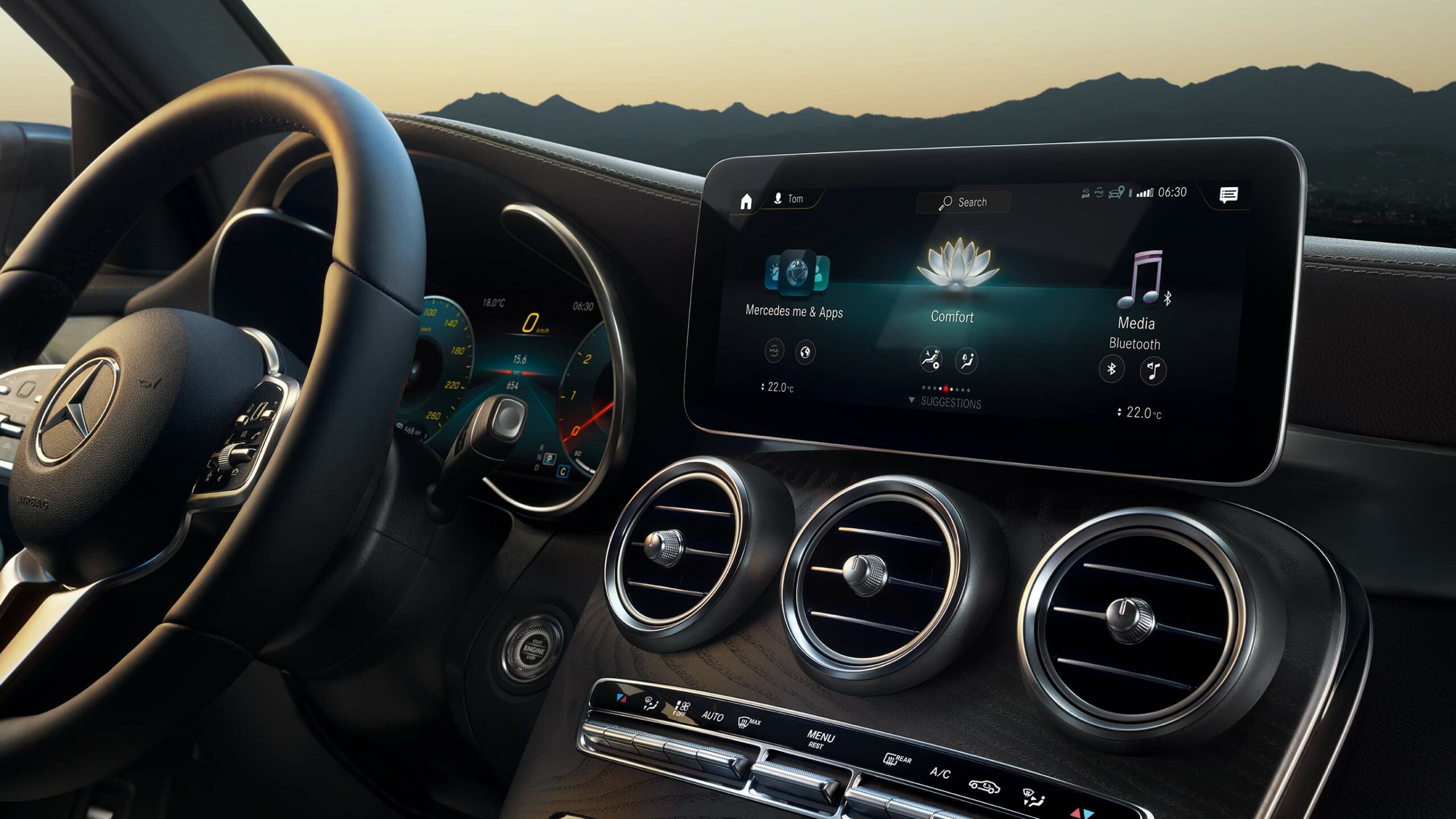 Habitaculo digital dentro de la GLC SUV de Mercedes-Benz