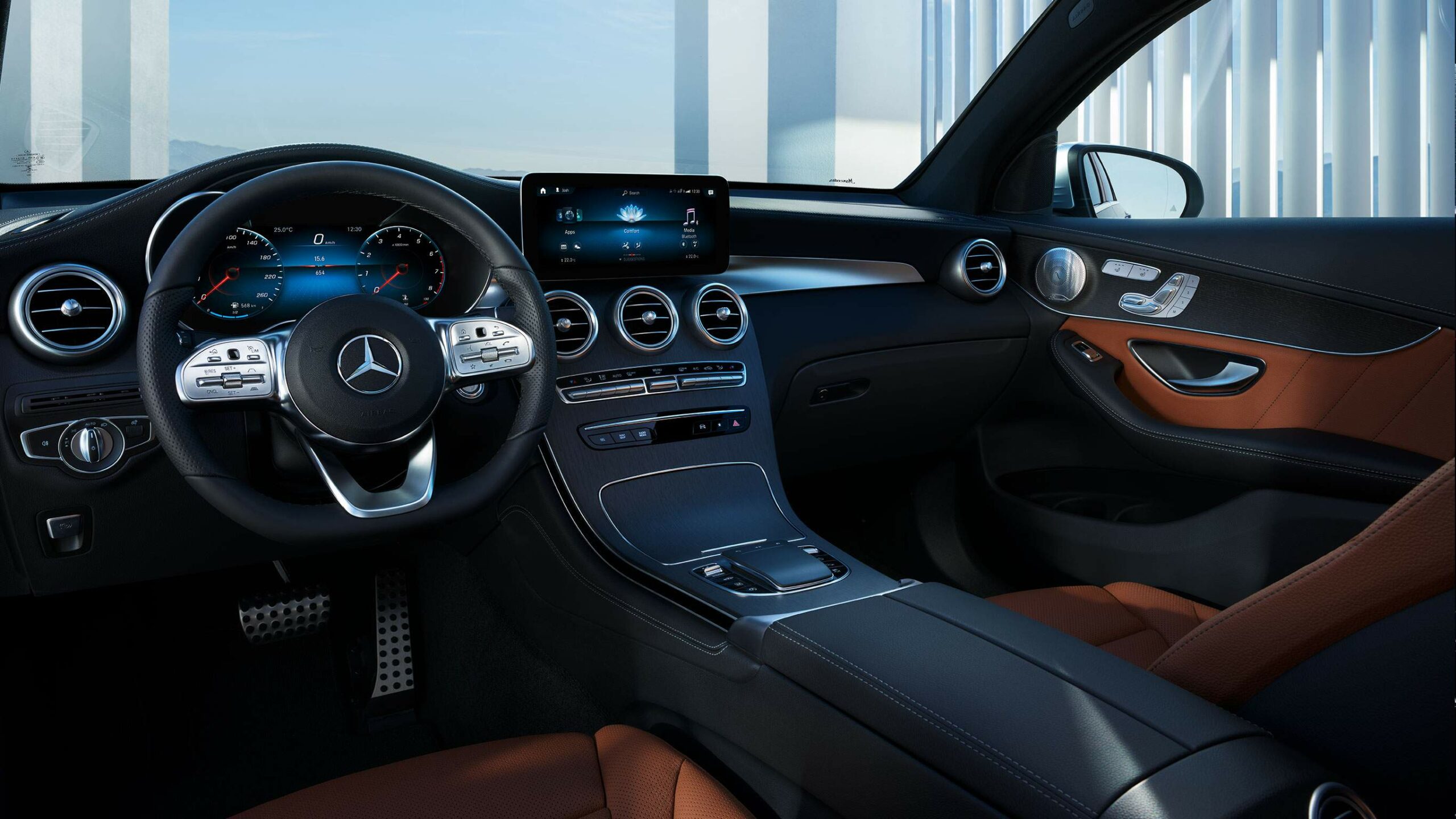 Diseño interior dentro de la GLC Coupe de Mercedes-Benz