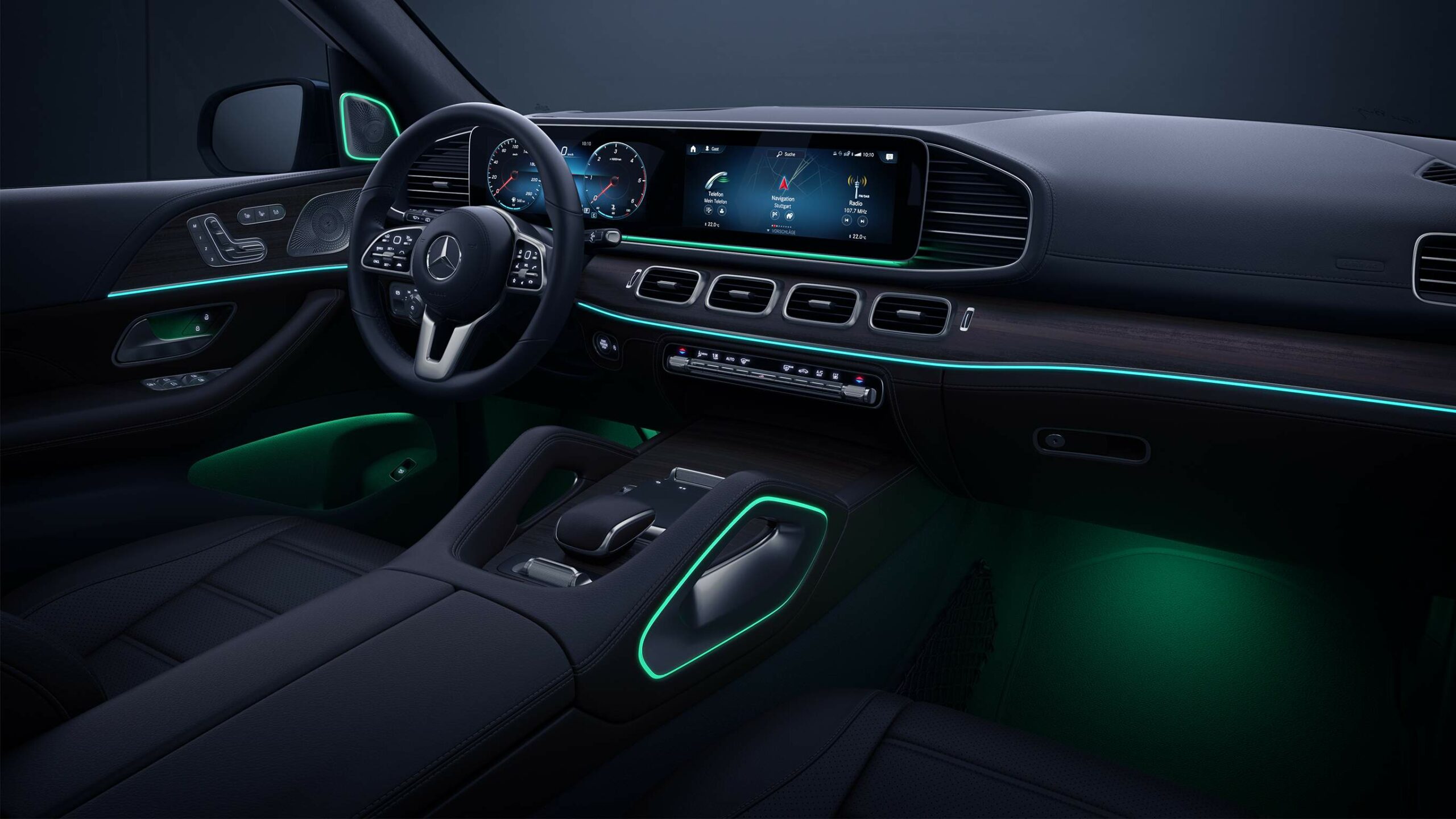 Diseño interior con ambientacion personalizada dentro de la GLE SUV