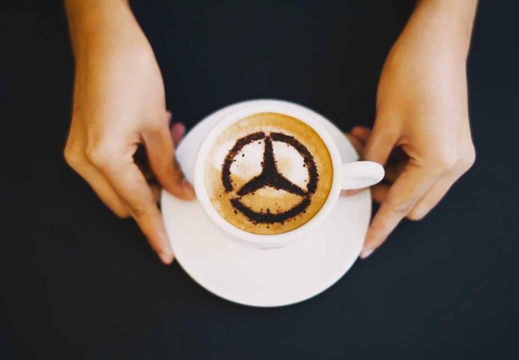 Desde una atención personalizada hasta un café premium y un ambiente cálido, nuestro taller Mercedes-Benz Condor le recibe con los brazos abiertos.