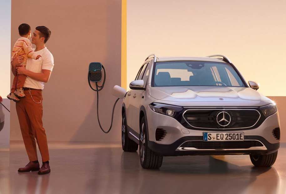 Recargar la batería de los autos eléctricos es así de fácil como recargar la batería de tu celular. Mercedes-Benz